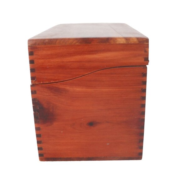 Vintage Cedar Dovetailed Wooden Recipe Box Wood - Picture 5 of 6